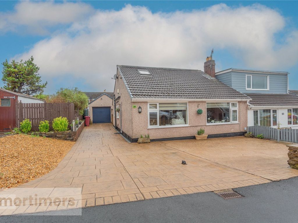 3 bed semidetached bungalow for sale in Pasturelands Drive, Billington