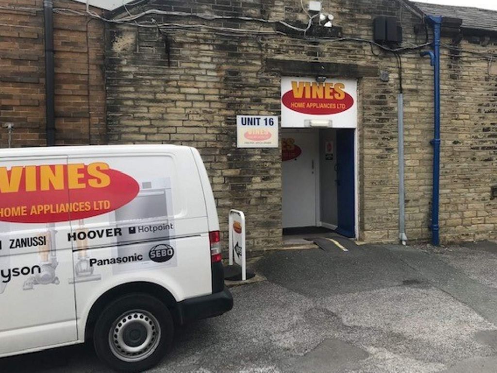 Property for sale in Mirfield, England, United Kingdom WF14, £64,995