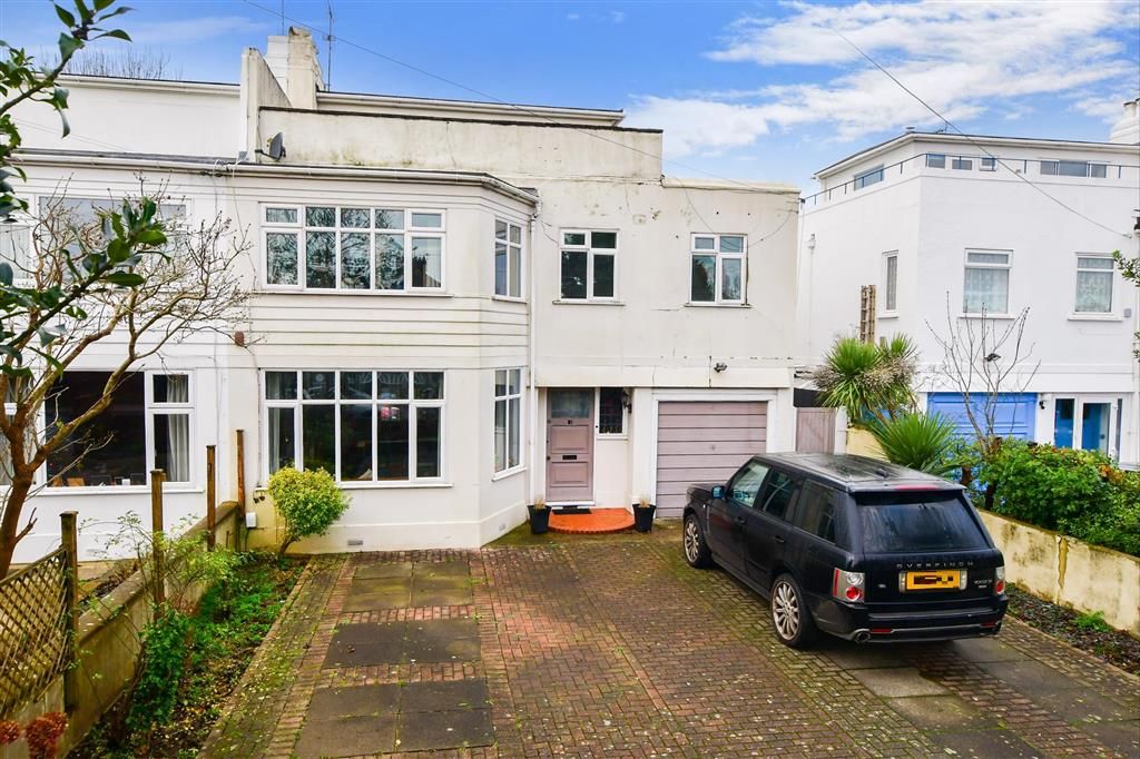 5 bed semidetached house for sale in Shaftesbury Avenue, GoringBySea
