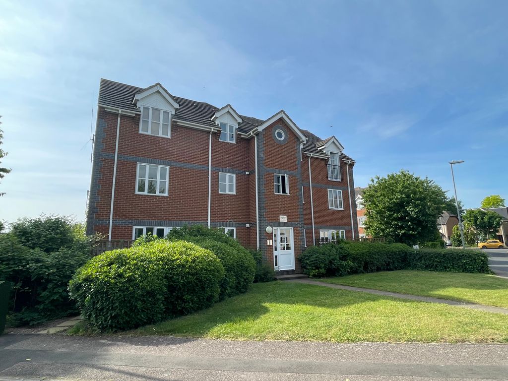 1 bed flat to rent in The Beeches, Woodhead Drive, Cambridge CB4, £