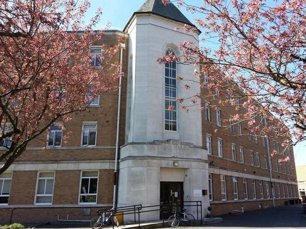 Studio for sale in Demesne Road, Whalley Range, Manchester M16, £17,000