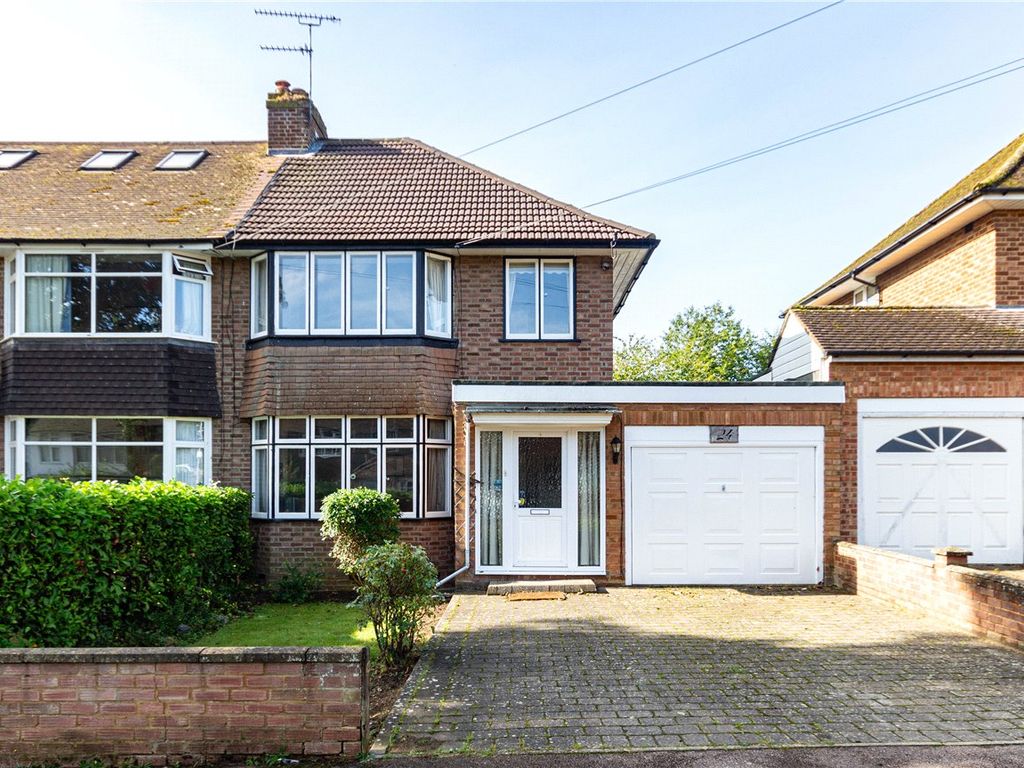 3 bed semidetached house for sale in Bettespol Meadows, Redbourn, St