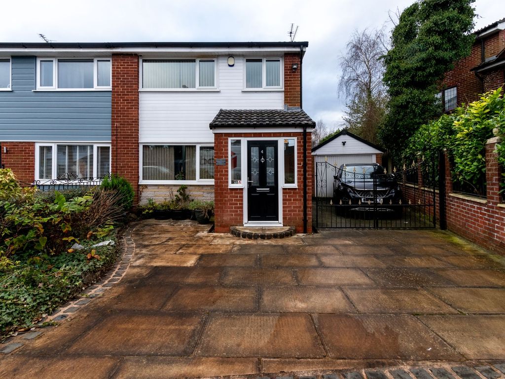 3 bed semidetached house for sale in Portland Close, Platt Bridge WN2