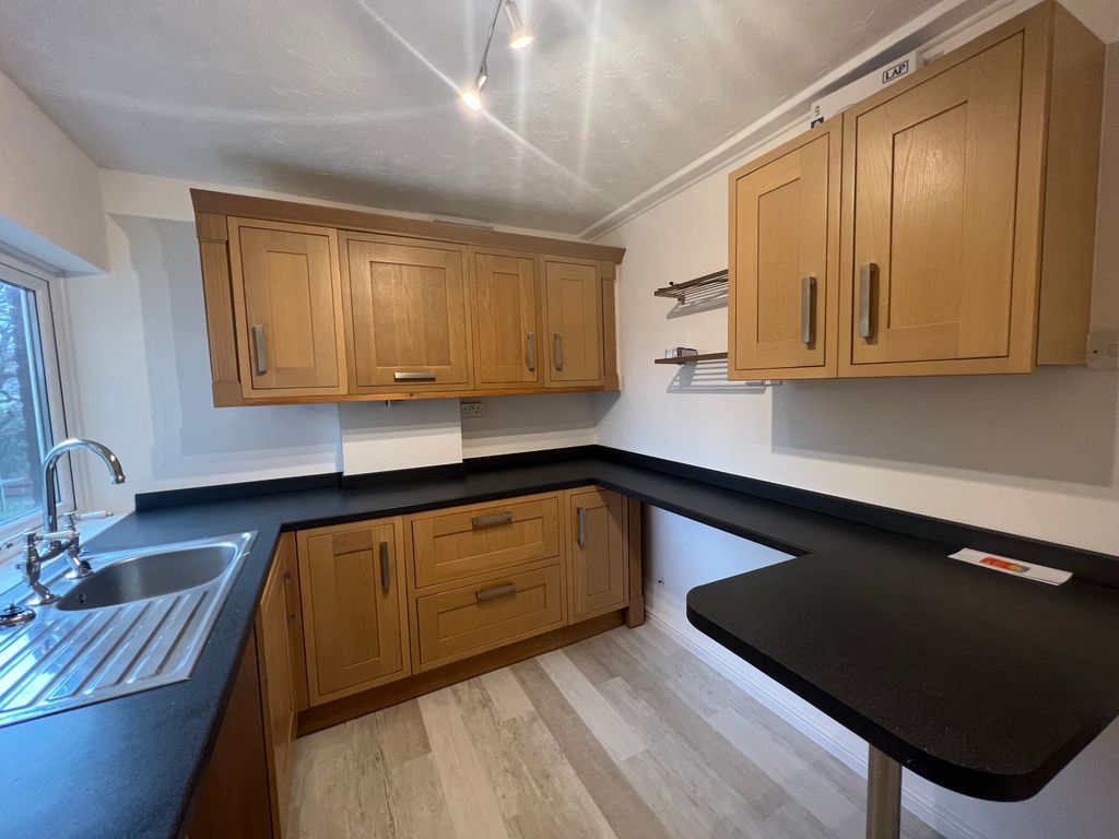 2 bed flat to rent in Heol Llanishen Fach, Rhiwbina, Cardiff CF14 Zoopla