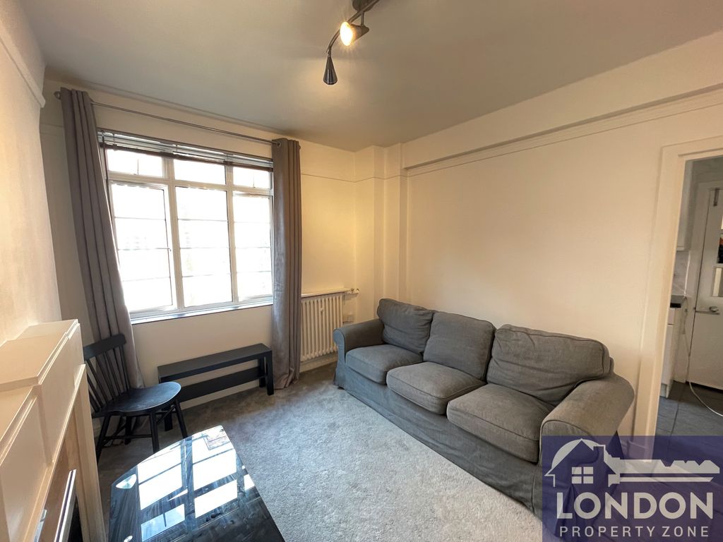 1 bed flat to rent in Hammersmith Road, Hammersmith, London W6, £1,850