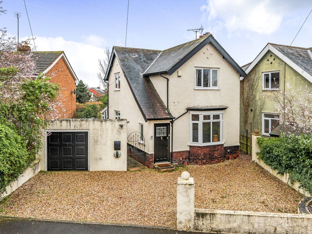 3 bed detached house for sale in Malvern Drive, Kidderminster DY10, £