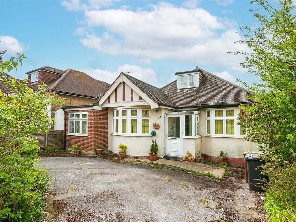 3 bed bungalow for sale in Caldecote Gardens, Bushey, Hertfordshire