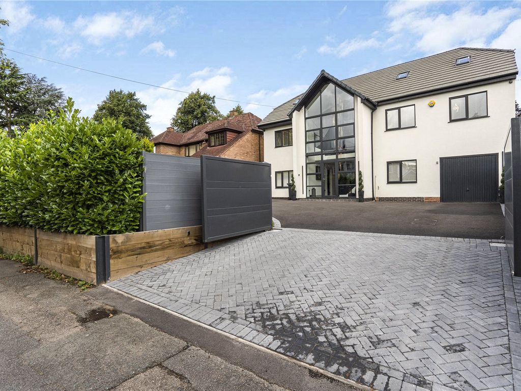 5 bed detached house for sale in Lothians Road, Wolverhampton, West