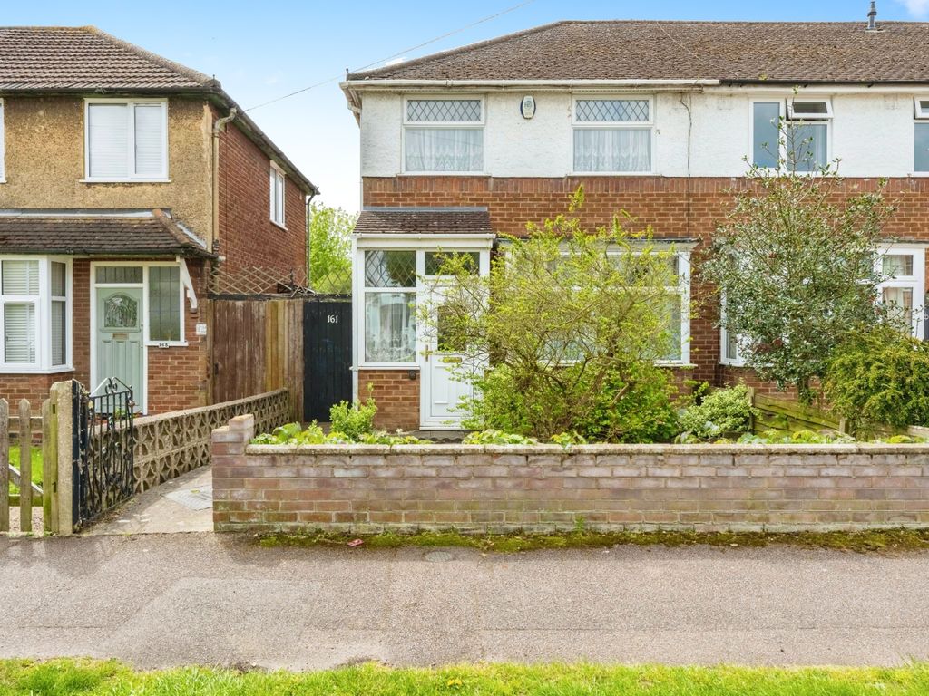 3 bed end terrace house for sale in Wendover Drive, Bedford