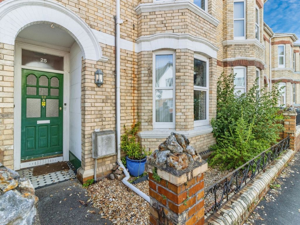 1 bed flat for sale in Church Road, Newton Abbot TQ12, £130,000 Zoopla