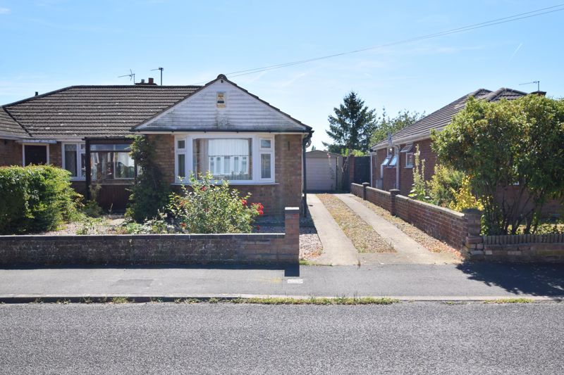 3 bed semidetached bungalow for sale in Cromwell Way, Kidlington OX5
