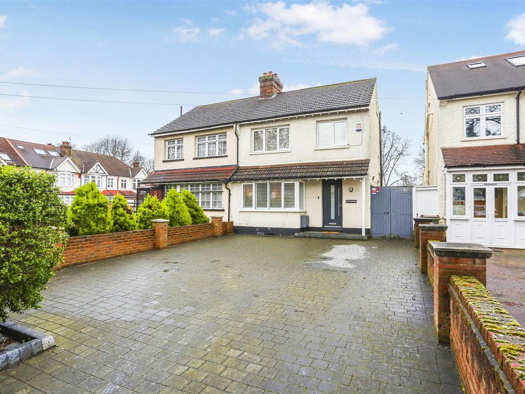 3 bed semidetached house for sale in Seymour Road, Carshalton SM5, £