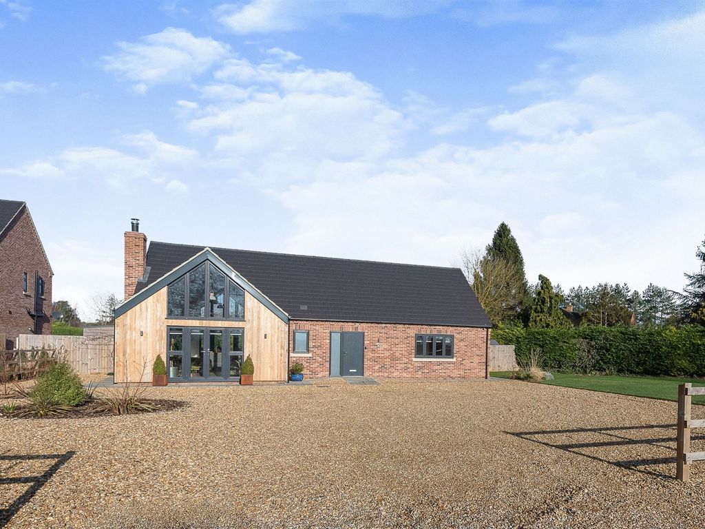 3 bed detached bungalow for sale in Scotts Lane, Brookville, Thetford