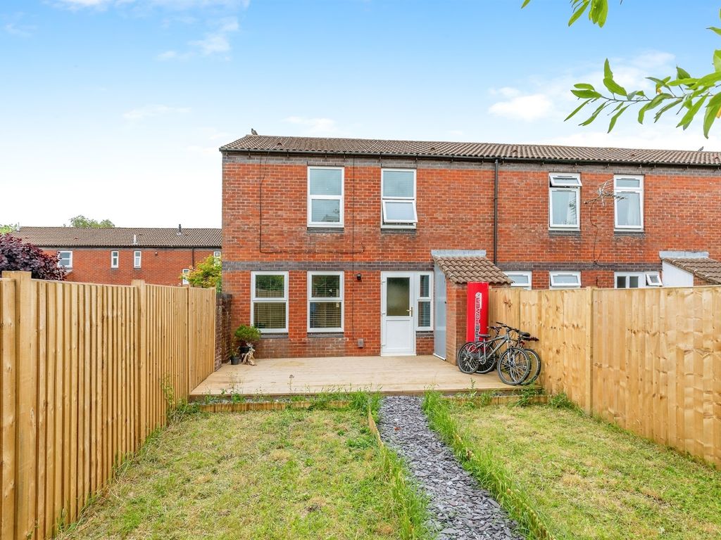 2 bed end terrace house for sale in Comb Paddock, WestburyOnTrym