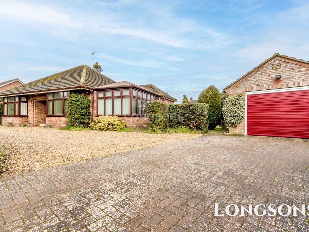 3 bed detached bungalow for sale in Whitsands Road, Swaffham PE37 Zoopla