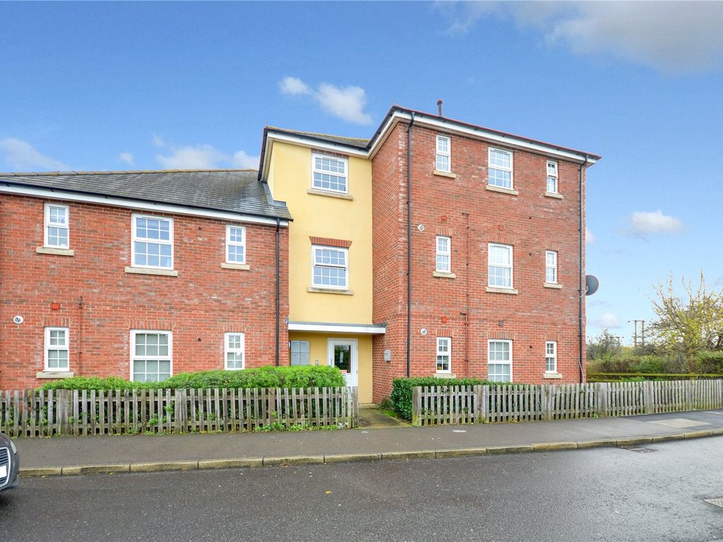 Clivedon Way, Aylesbury, Buckinghamshire HP19  