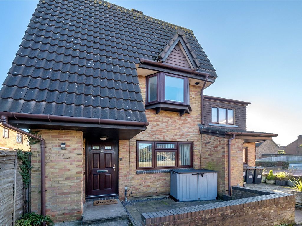 2 bed semidetached house for sale in Basil Gardens, Shirley Oaks