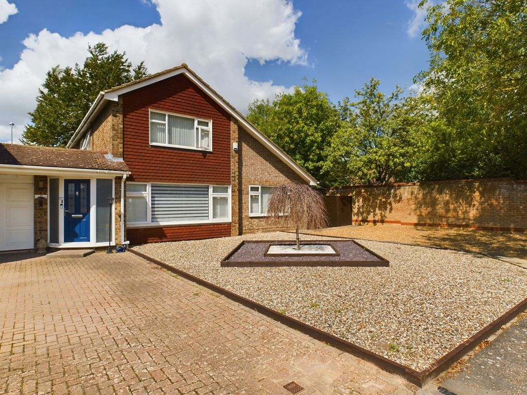 5 bed detached house for sale in Kelsey Crescent, Cherry Hinton, Cambridge CB1, £695,000 Zoopla