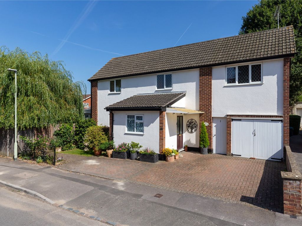 4 bed detached house for sale in Lyon Road, Crowthorne, Wokingham RG45, £580,000 Zoopla