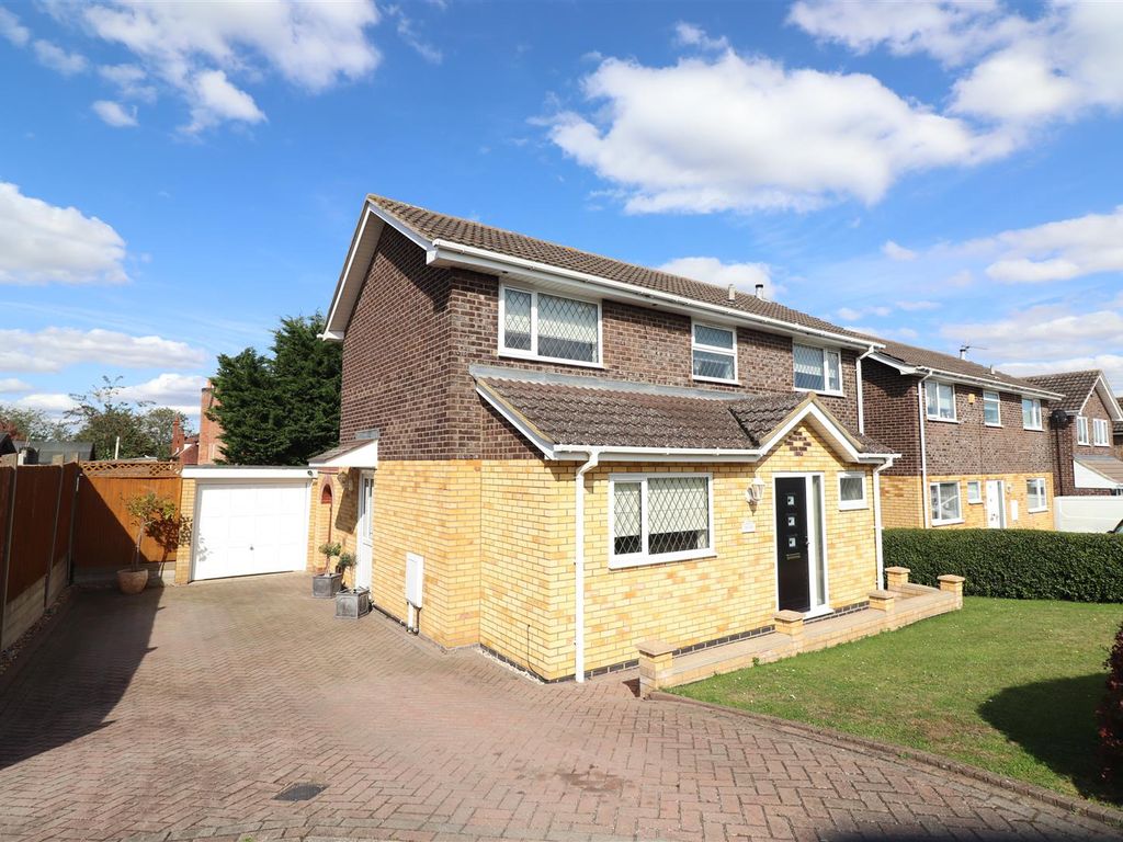 3 bed detached house for sale in Keats Way, Rushden NN10, £320,000 Zoopla