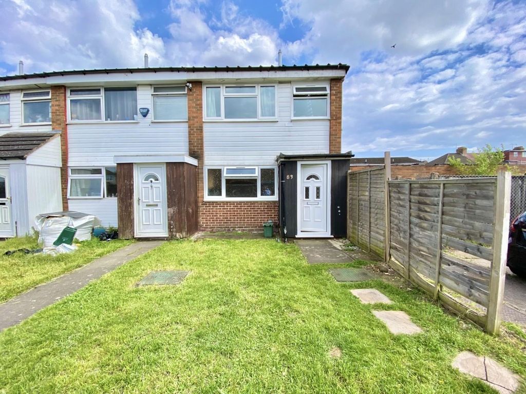 3 bed end terrace house for sale in Selan Gardens, Hayes UB4, £475,000