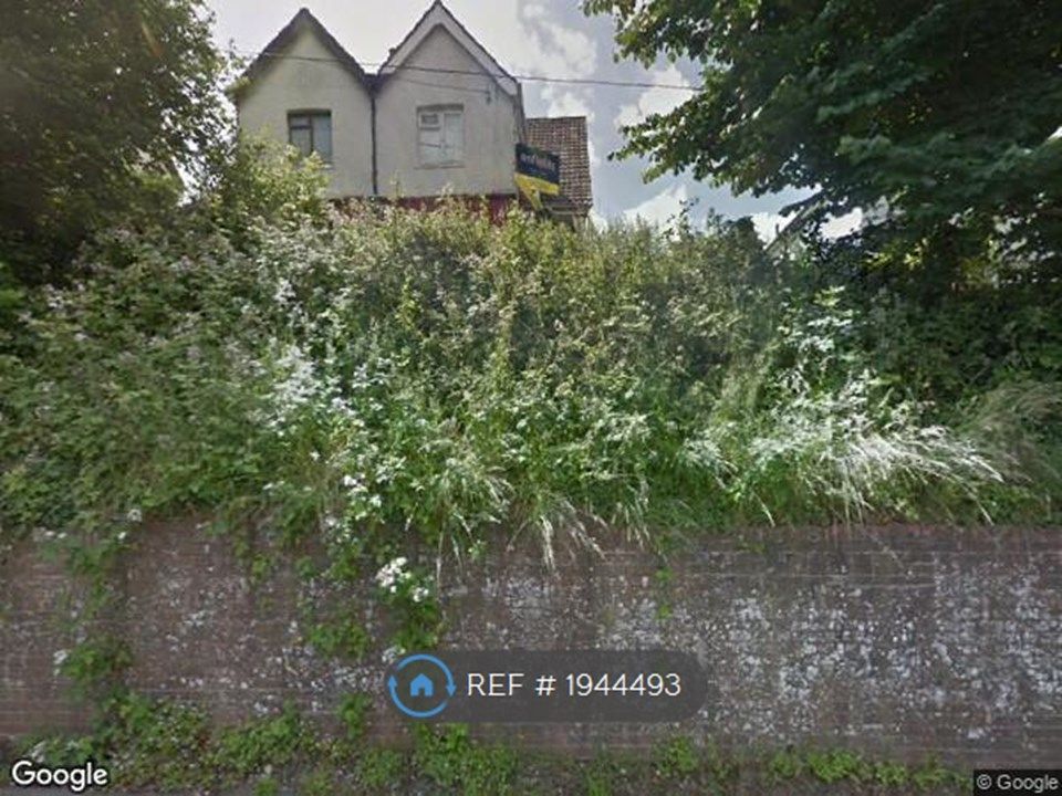 3 bed semidetached house to rent in Fair Oak Road,