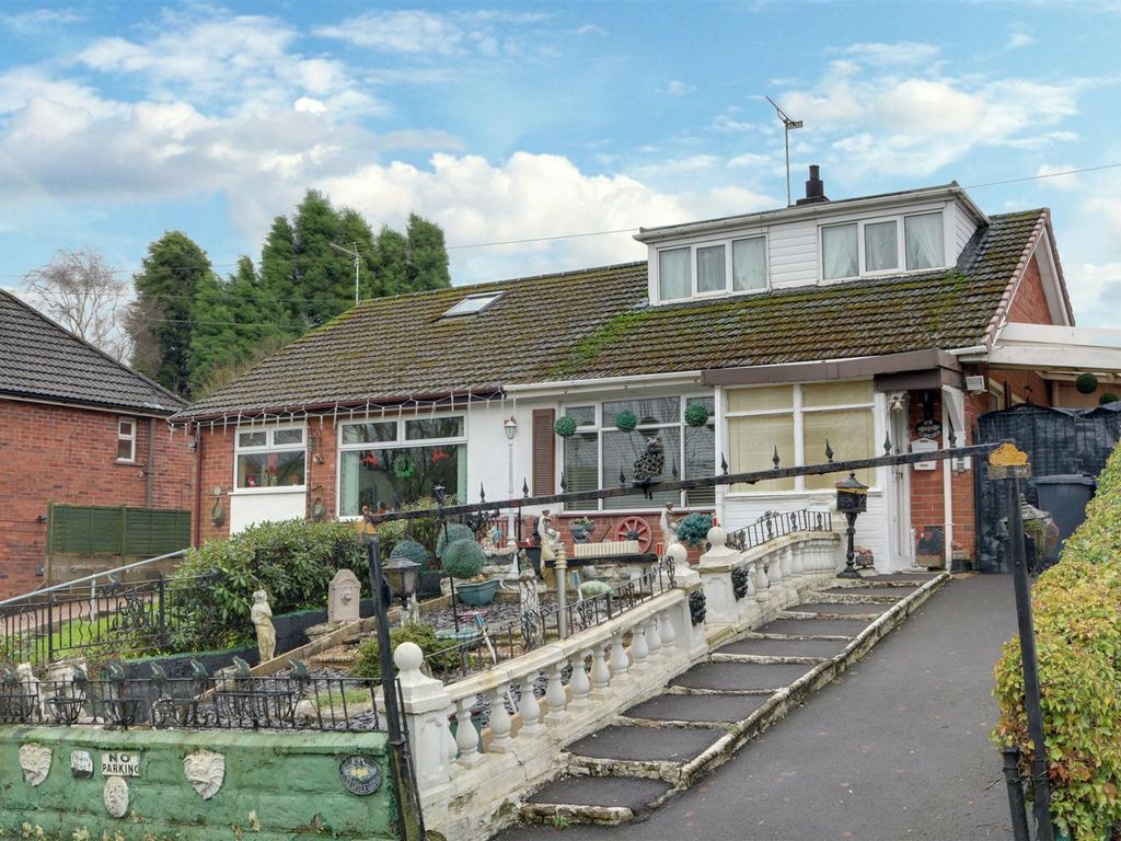 3 bed semidetached bungalow for sale in Newchapel Road, Kidsgrove