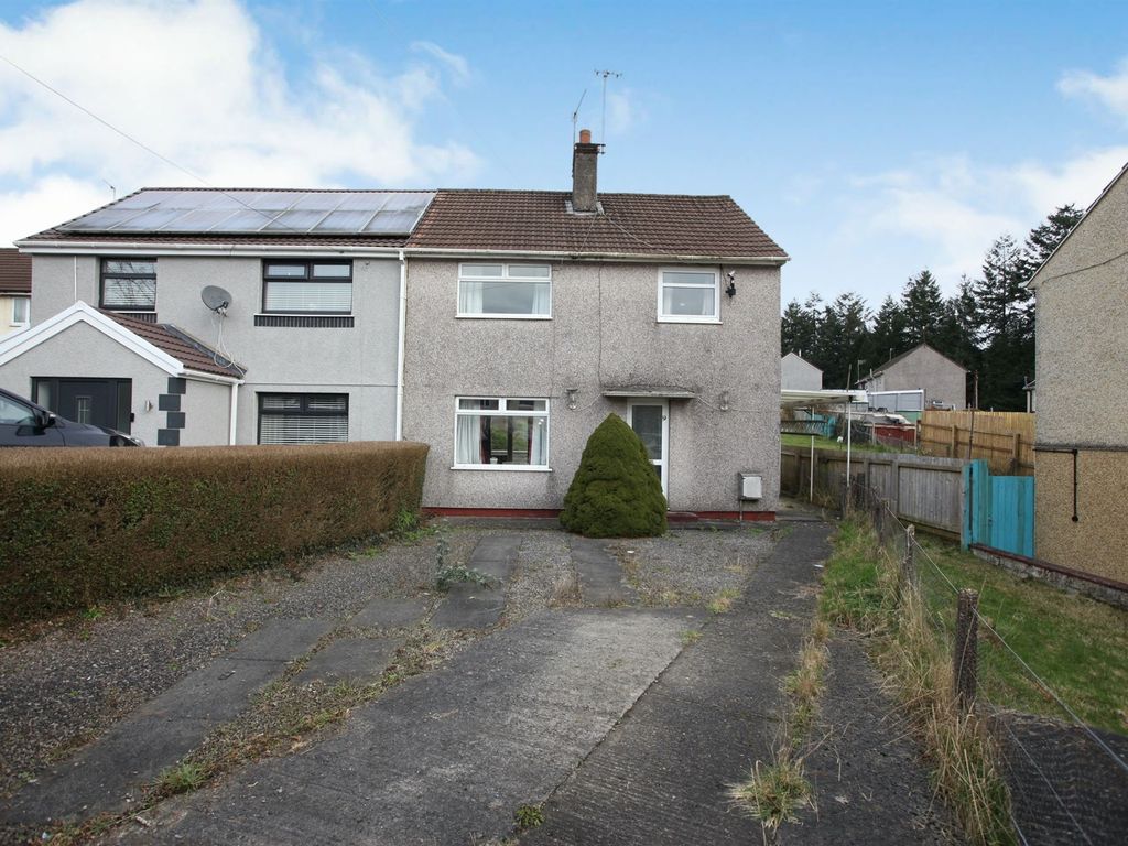3 bed semidetached house for sale in Gelli Lane, Pontllanfraith