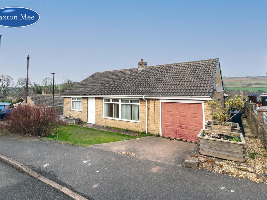 3 bed detached bungalow for sale in Ellorslie Drive, Stocksbridge