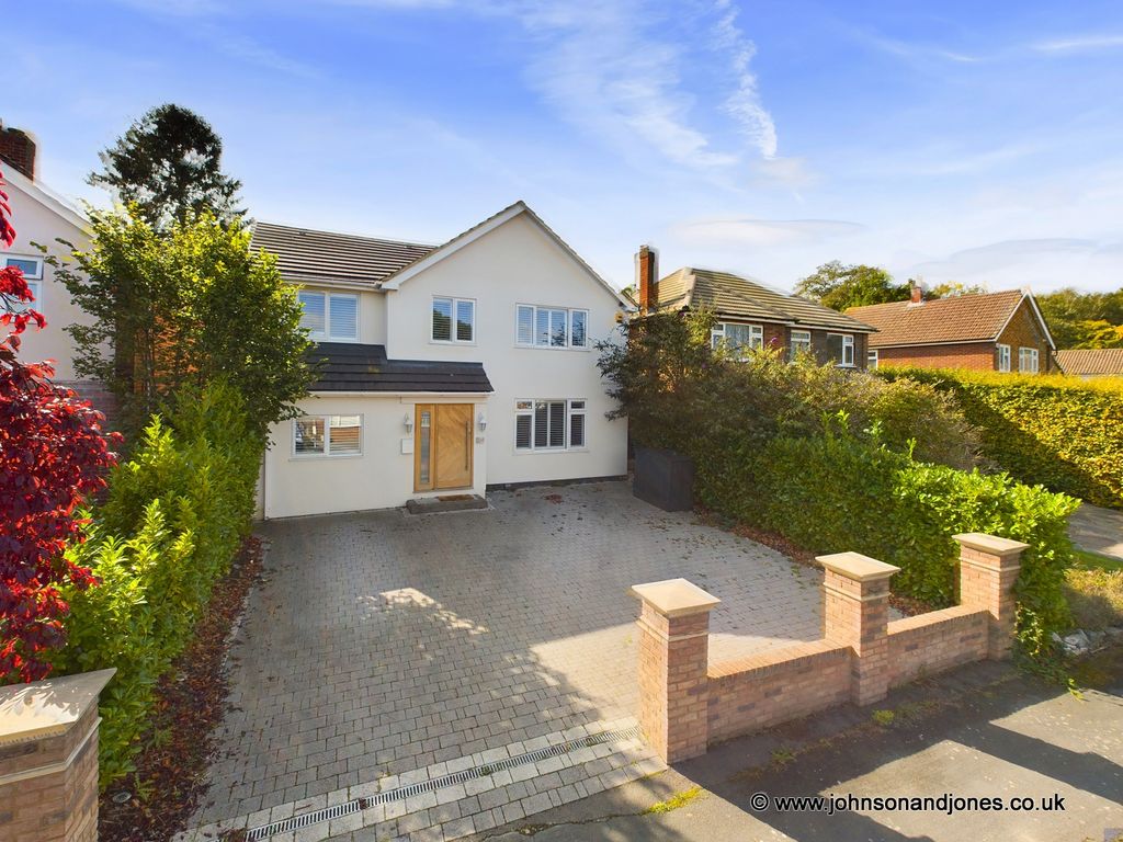 5 bed detached house for sale in Sandalwood Avenue, Chertsey KT16, £