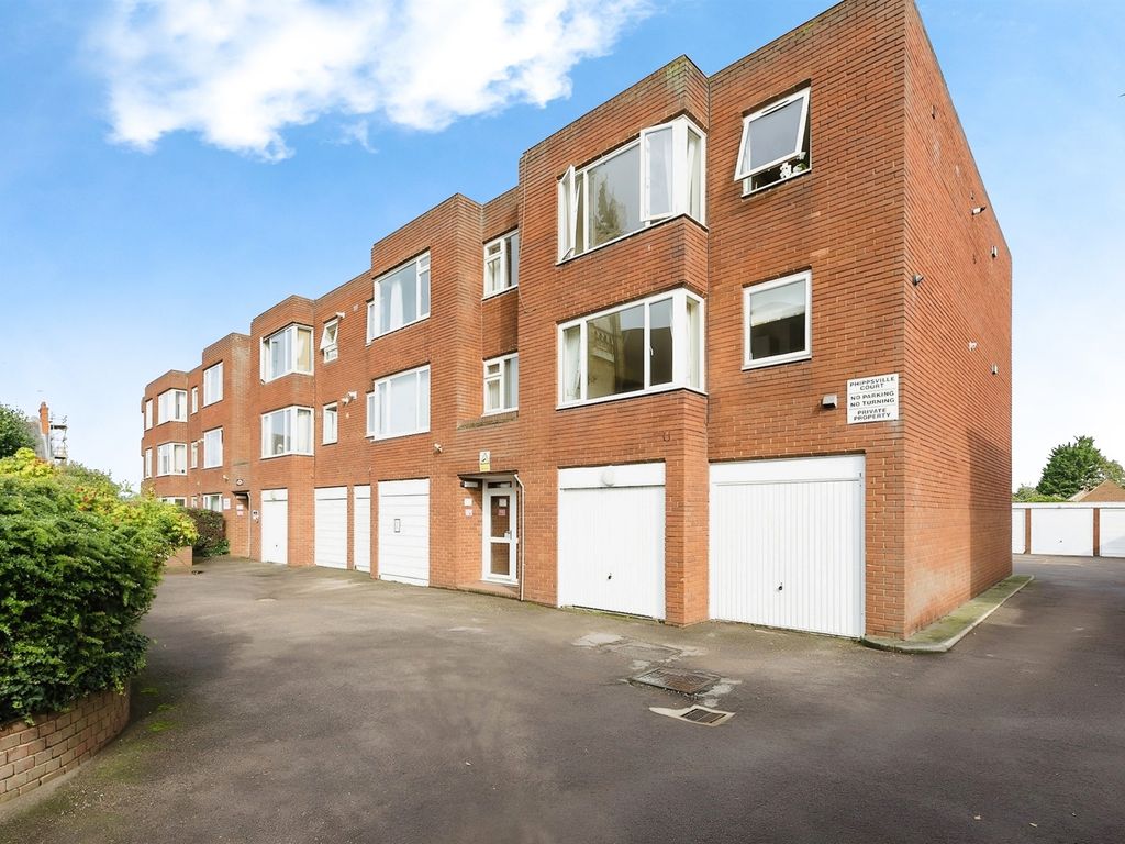 2 bed flat for sale in St. Matthews Parade, Abington, Northampton NN2
