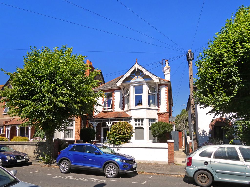 3 bed flat for sale in Annandale Avenue, Bognor Regis PO21 Zoopla