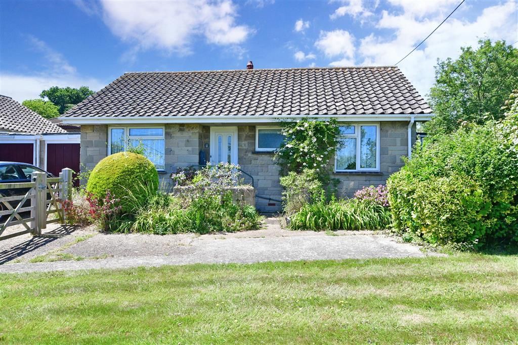 2 bed detached bungalow for sale in Victoria Road, Freshwater, Isle Of