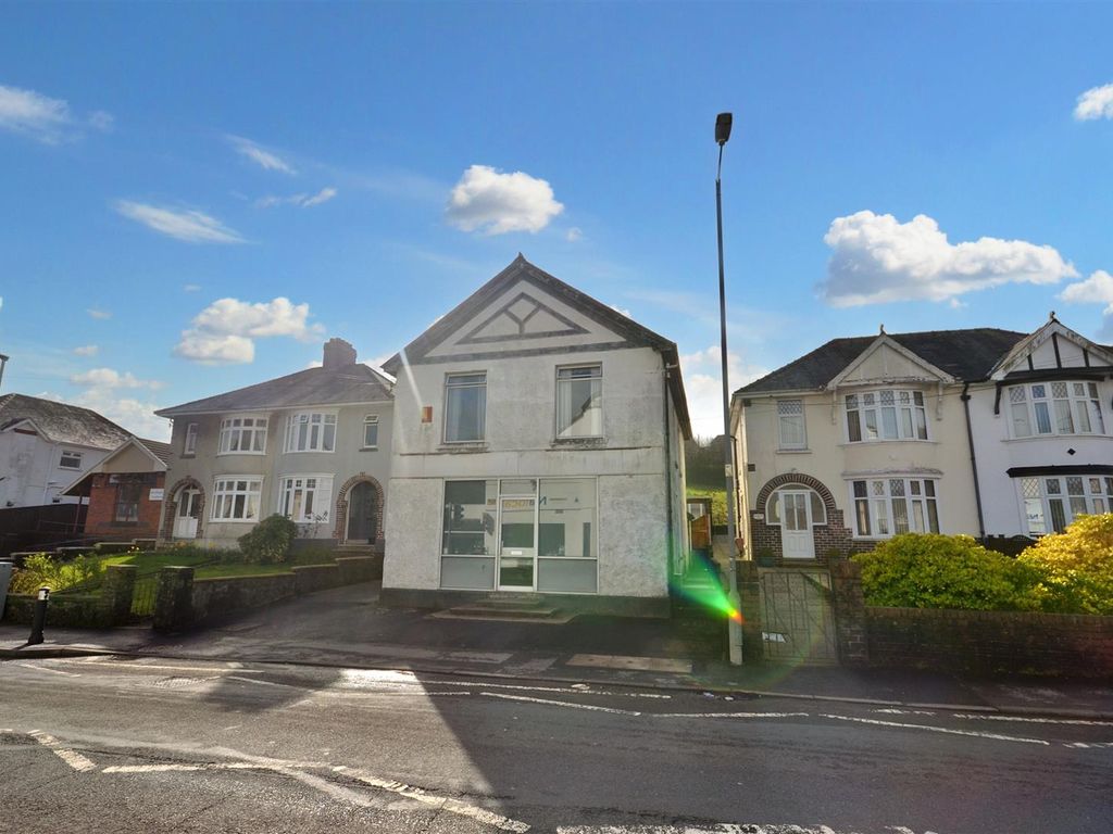 4 bed detached house for sale in Coalbrook Road, Pontyberem, Llanelli