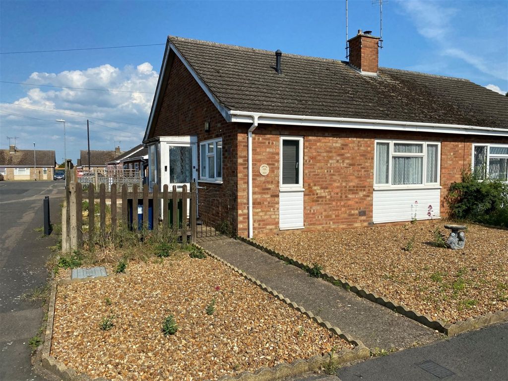 2 bed semidetached bungalow for sale in Otago Road, Whittlesey