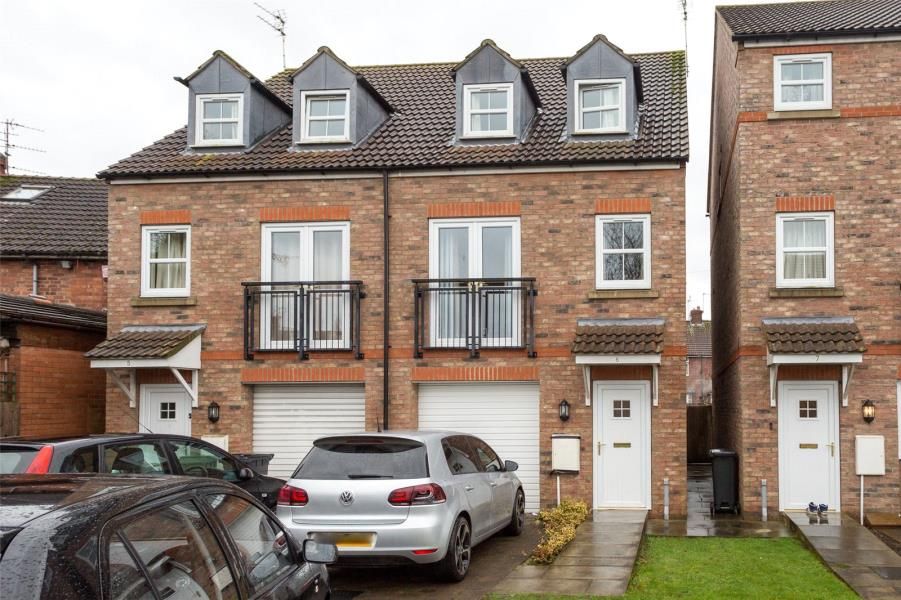 4 bed town house to rent in Hornby Court, York YO31 Zoopla