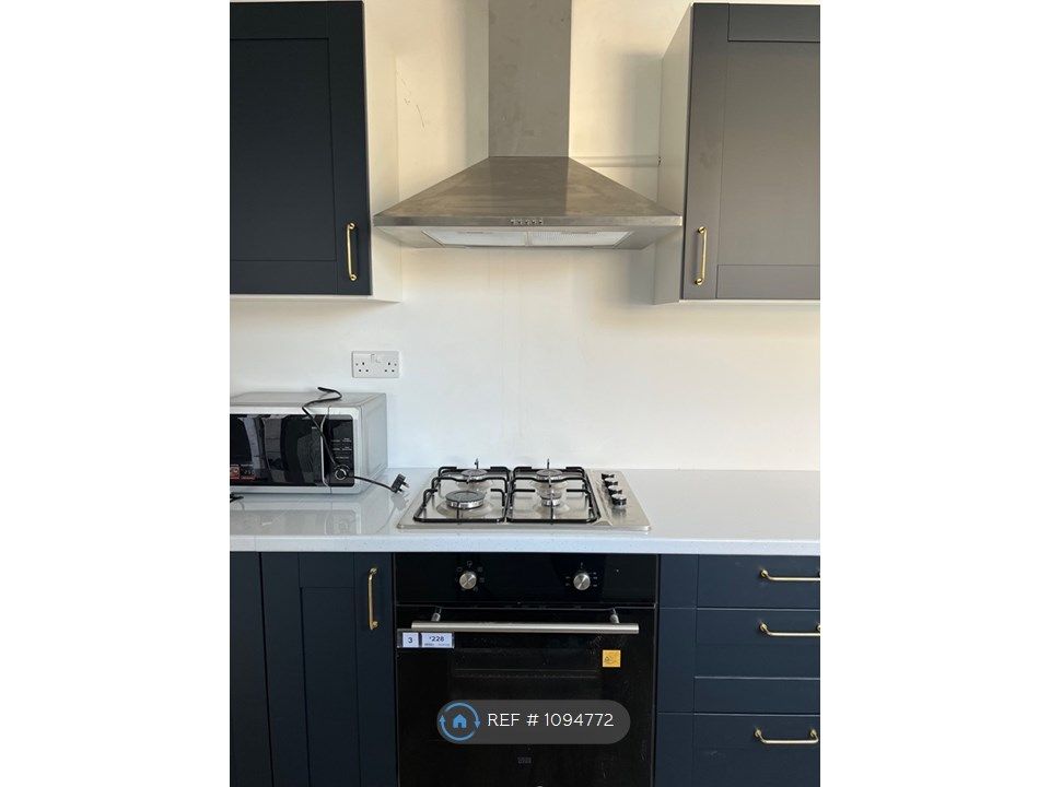 Room to rent in Byron Street, Loughborough LE11, £500 pcm Zoopla