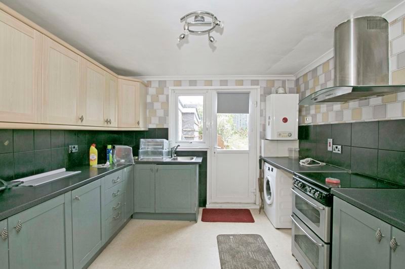 3 bed bungalow for sale in Carey Park, Helston TR13, £195,000 Zoopla