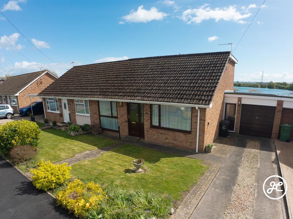 3 bed semidetached house for sale in Estuary Park, Combwich