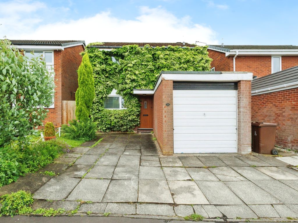 3 bed detached house for sale in Thorneside, Denton, Manchester