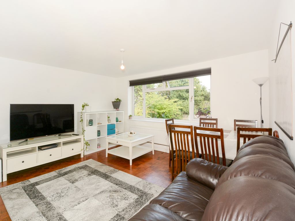 2 bed flat for sale in St Margarets Road, Aldersbrook E12 Zoopla