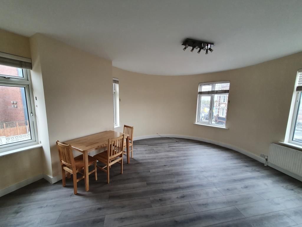 2 bed flat to rent in Howards Mansion, Forest Road, London E17, £1,550 pcm Zoopla