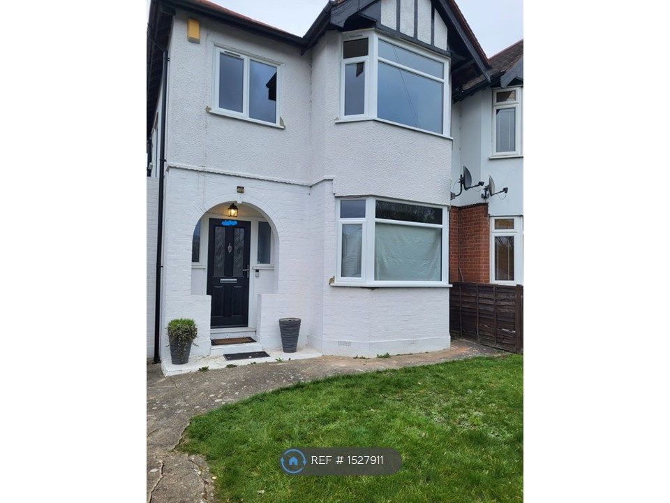 3 bed semidetached house to rent in Ainslie Wood Road, London E4 Zoopla