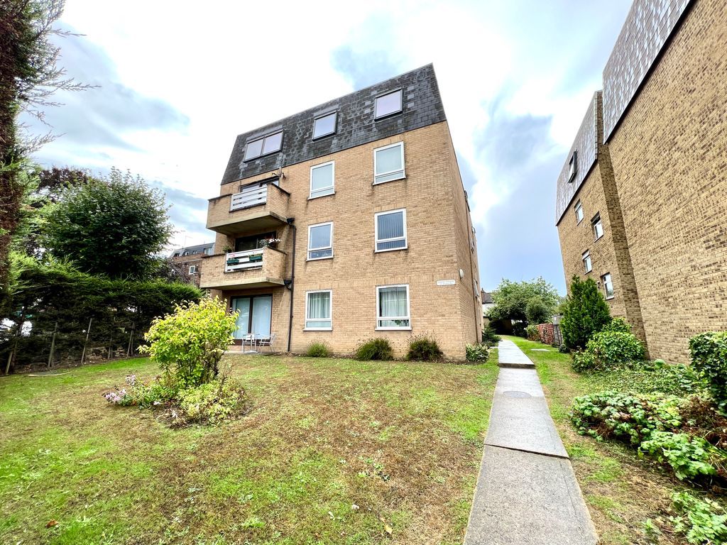 2 bed flat to rent in Station Road, Sidcup DA15 Zoopla