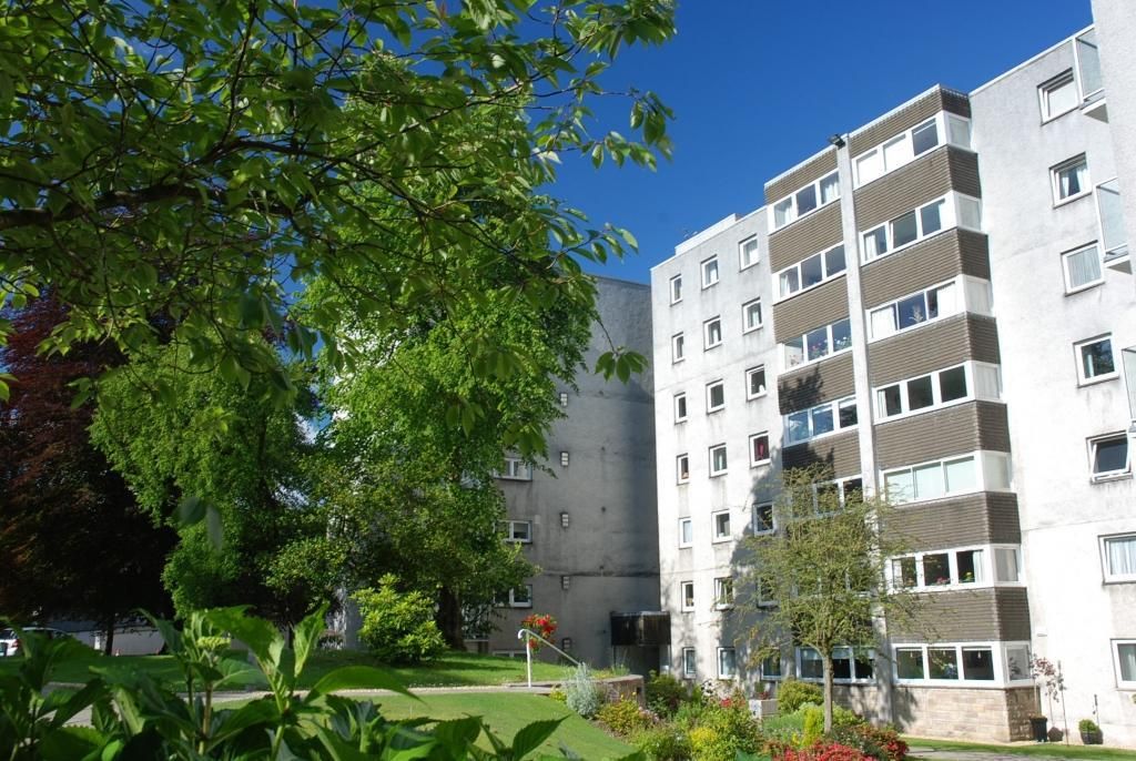 3 bed flat for sale in Norwood Park, Bearsden G61, £249,999 Zoopla