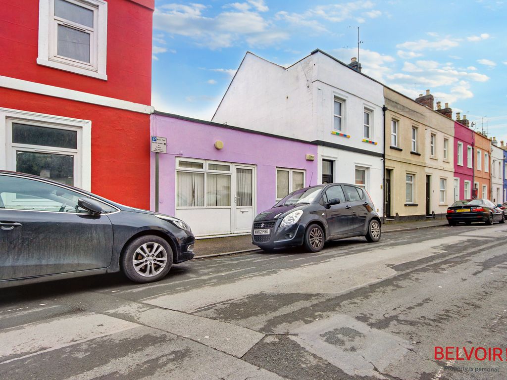 4 bed bungalow for sale in St. Mark Street, Kingsholm, Gloucester GL1