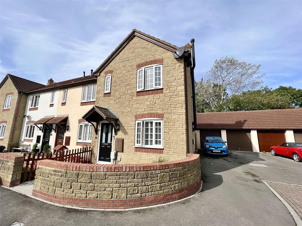 2 bed end terrace house for sale in Hedge Close, WestonSuperMare BS22, £245,000 Zoopla