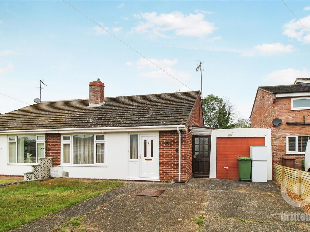 2 bed semidetached bungalow for sale in West Road, Dersingham, King's