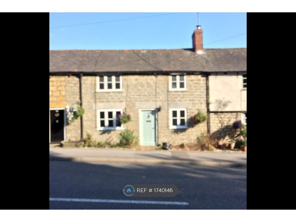 2 bed terraced house to rent in St Andrew's Road, Bridport DT6, £850