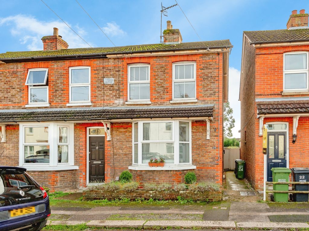 1 bed for sale in 24 Lyndale Road, Redhill RH1, £225,000